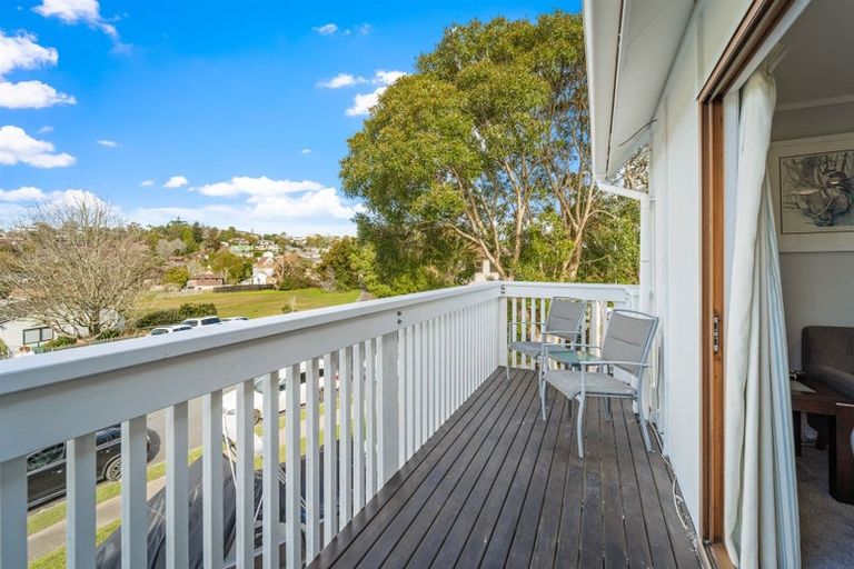 Photo of property in 2/109 Oaktree Avenue, Browns Bay, Auckland, 0630