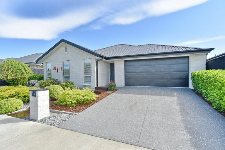 Photo of property in 6 Brantholme Place, Rangiora, 7400