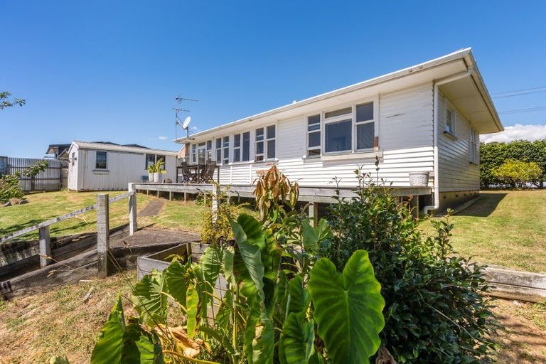 Photo of property in 13 Moana Crescent, Blagdon, New Plymouth, 4310