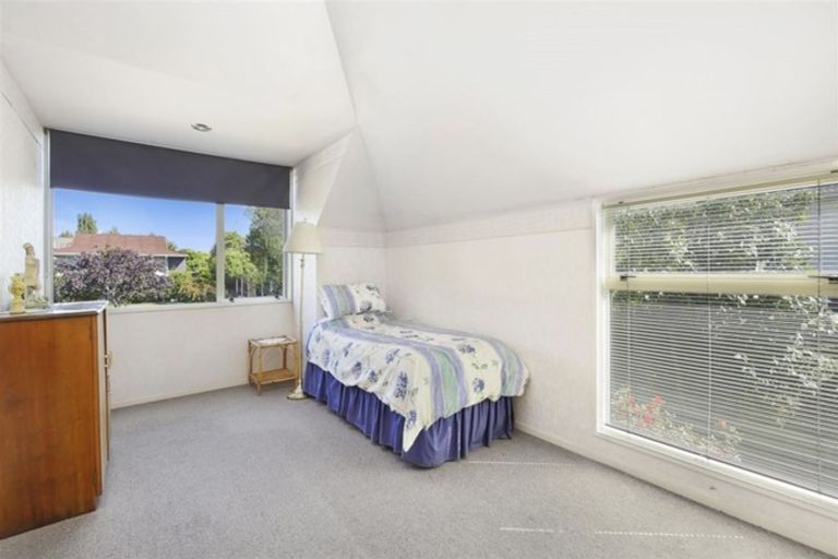 Photo of property in 3 Banff Place, Avonhead, Christchurch, 8042