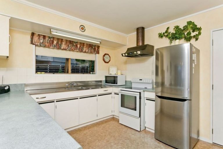 Photo of property in 16 Pemberton Avenue, Bayview, Auckland, 0629