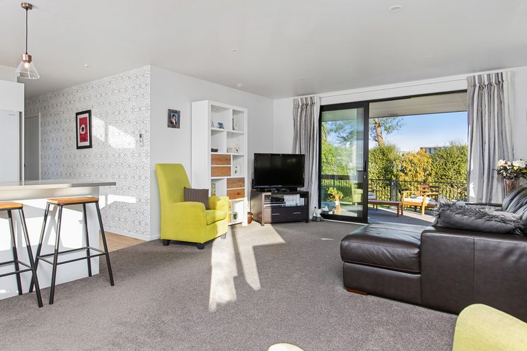 Photo of property in 23 Tarata Grove, Lansdowne, Masterton, 5810