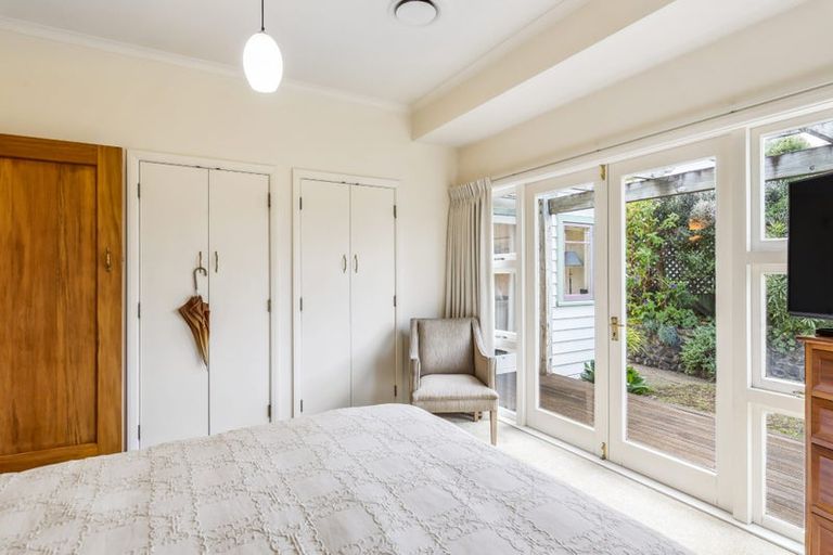 Photo of property in 43 Golf Road, Paraparaumu Beach, Paraparaumu, 5032