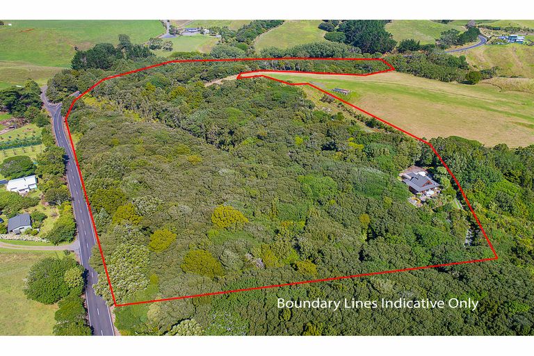 Photo of property in 2409 Awhitu Road, Awhitu, Waiuku, 2684