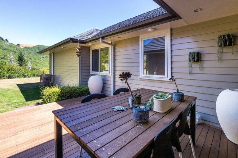 Photo of property in 13 Peregrine Place, Kinloch, Taupo, 3377