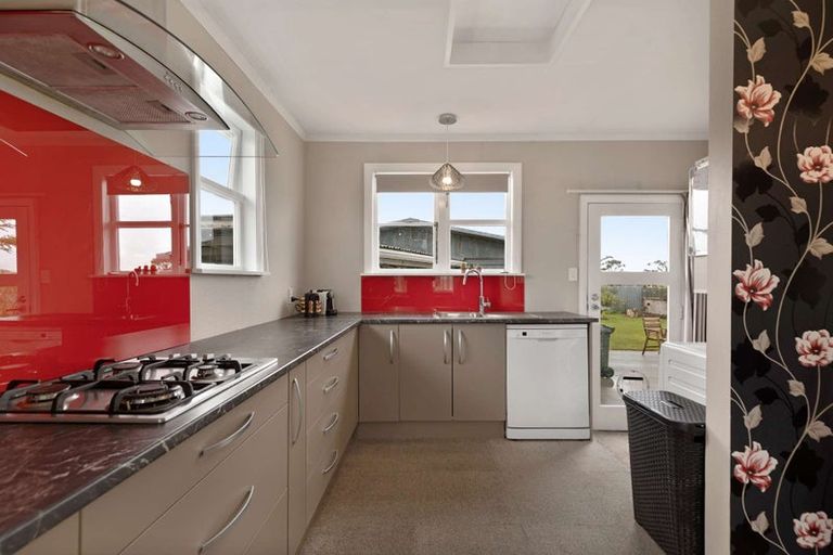 Photo of property in 18 Tweed Street, Roslyn, Palmerston North, 4414