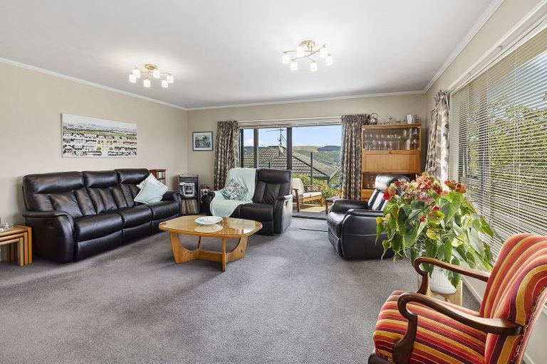 Photo of property in 95 Woodman Drive, Tawa, Wellington, 5028