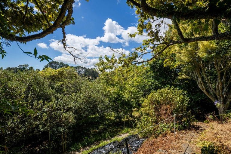 Photo of property in 13 Lindaver Grove, Merrilands, New Plymouth, 4312