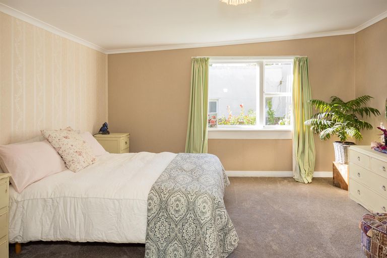 Photo of property in 16 Wellington Street, Enfield, Oamaru, 9491