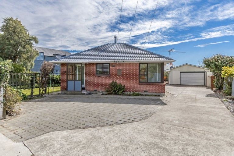 Photo of property in 9 Hannah Place, Redwood, Christchurch, 8051