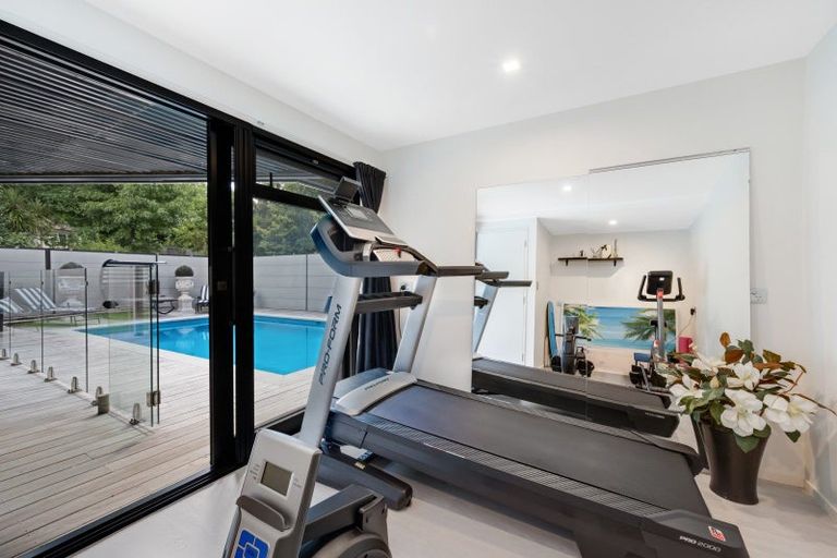 Photo of property in 7 Hartles Place, Mellons Bay, Auckland, 2014