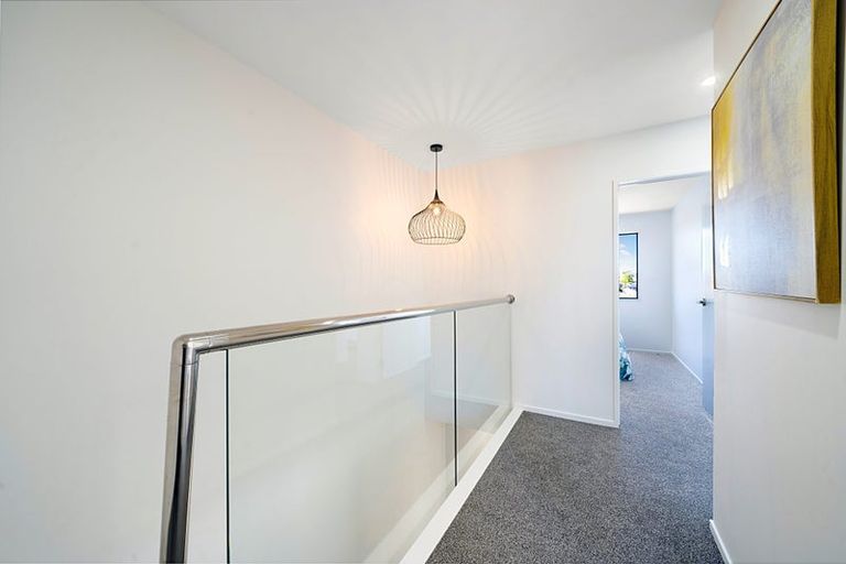 Photo of property in 11 Sarona Avenue, Glen Eden, Auckland, 0602