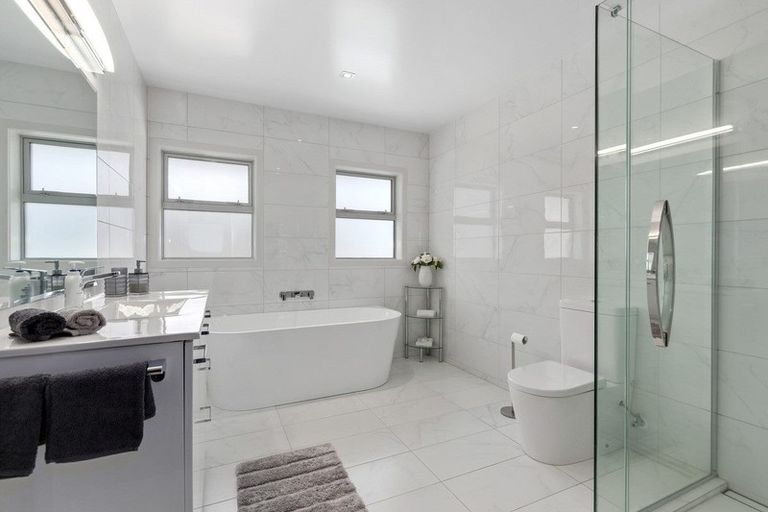 Photo of property in 67 Braid Road, St Andrews, Hamilton, 3200