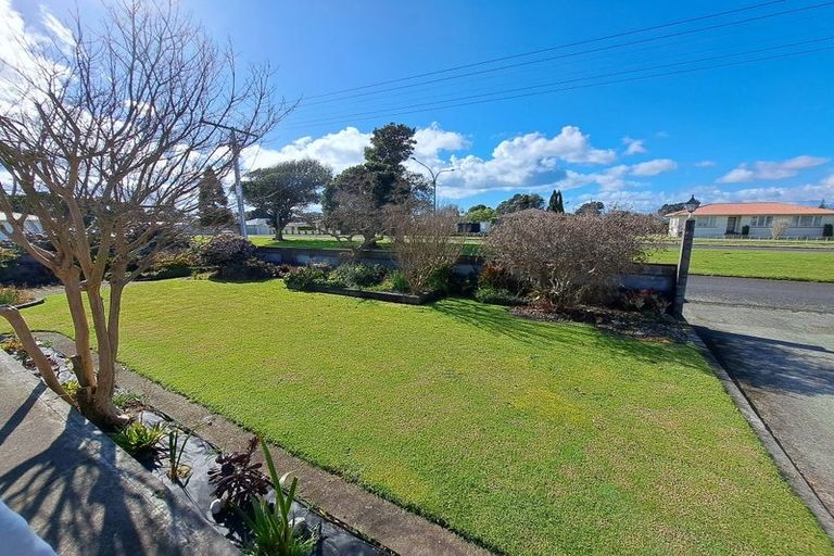 Photo of property in 97 Broadway, Waitara, 4320