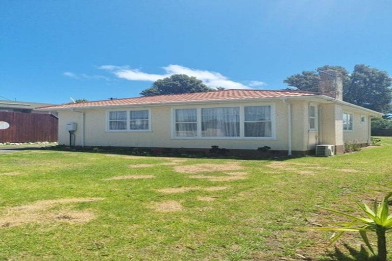 Photo of property in 38 Miro Street, Castlecliff, Whanganui, 4501