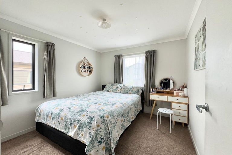 Photo of property in 64 Kaimoana Street, Weymouth, Auckland, 2103
