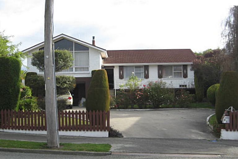 Photo of property in 1 Oxford Street, Holmes Hill, Oamaru, 9401