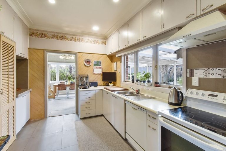 Photo of property in 39 Grande Vue Road, Hillpark, Auckland, 2102