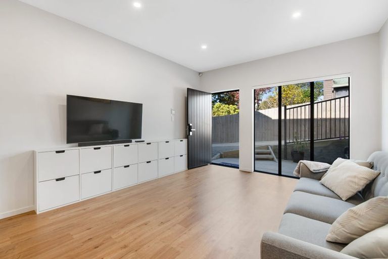 Photo of property in 132c Stapleford Crescent, Browns Bay, Auckland, 0630