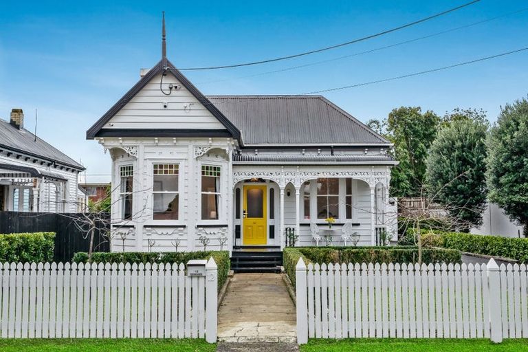 Photo of property in 12 Cross Street, Regent, Whangarei, 0112