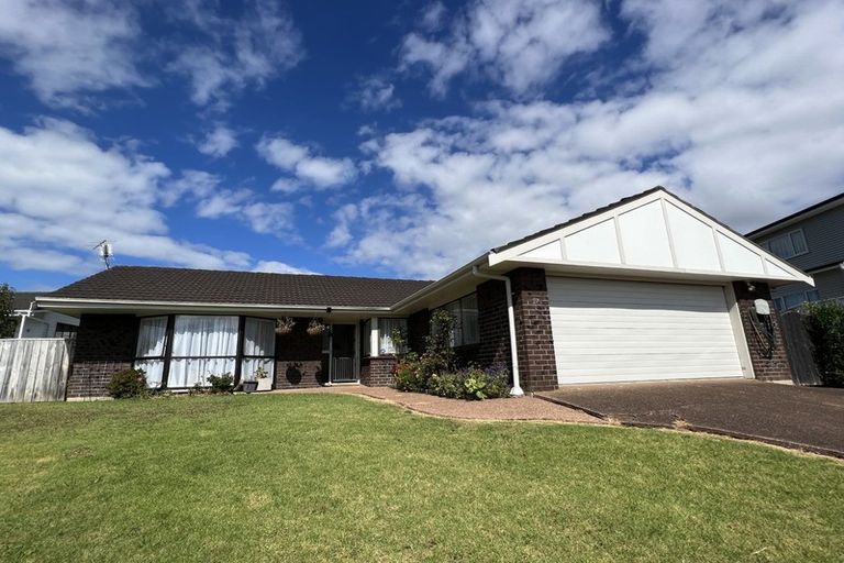 Photo of property in 27 Sheralee Place, Bucklands Beach, Auckland, 2014