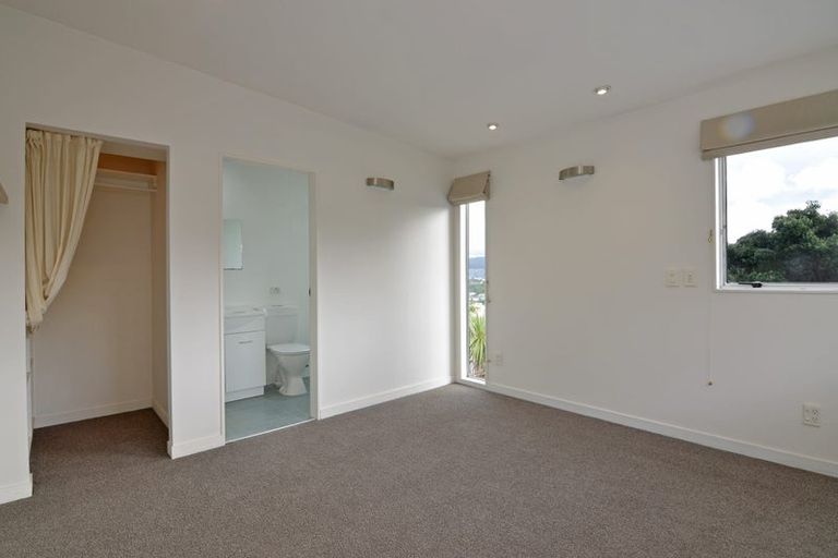 Photo of property in 85a Nevay Road, Miramar, Wellington, 6022