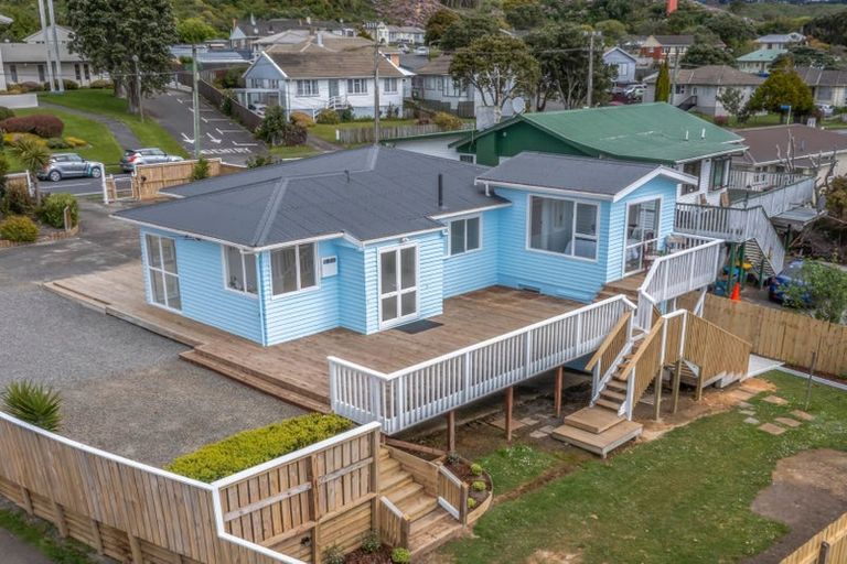 Photo of property in 79 Driver Crescent, Cannons Creek, Porirua, 5024