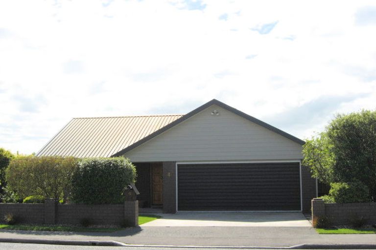 Photo of property in 4 Bush Street, Rangiora, 7400