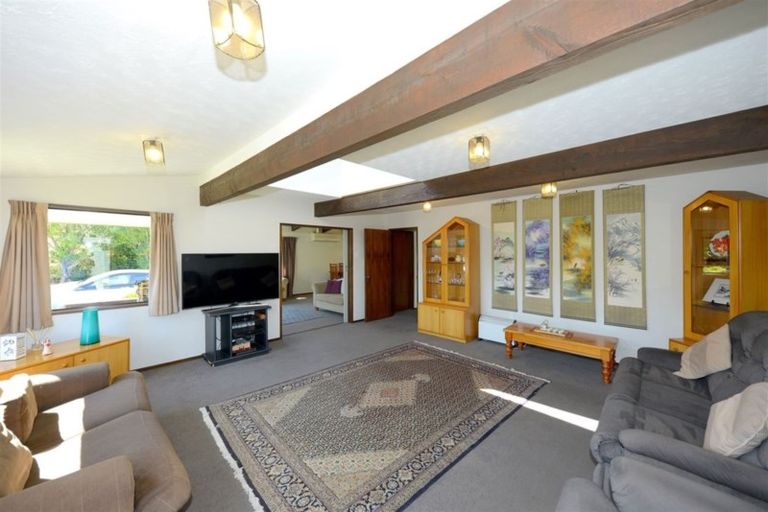 Photo of property in 4 Geraldo Place, Russley, Christchurch, 8042