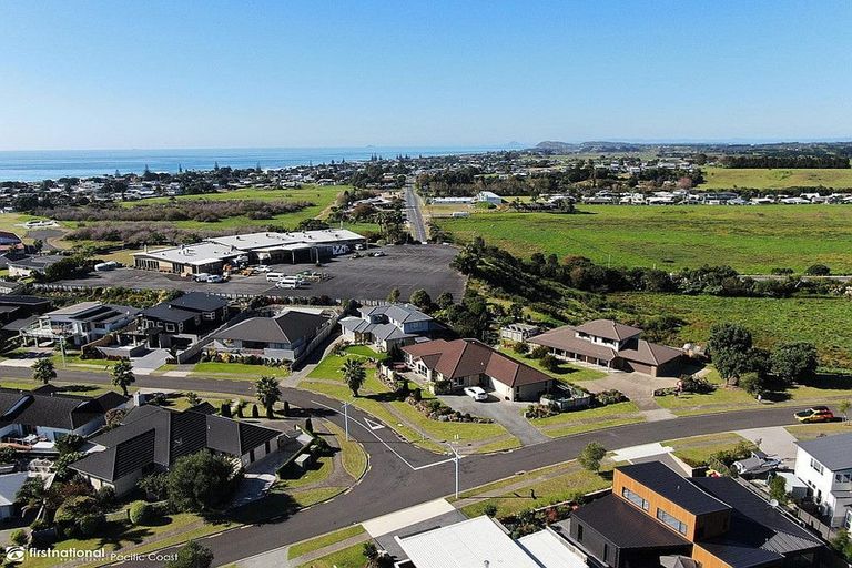 Photo of property in 39 Browns Drive, Waihi Beach, 3611