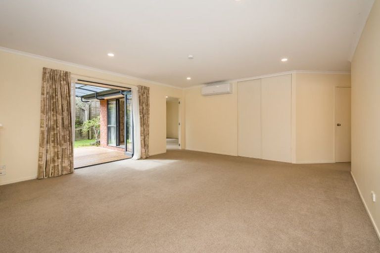 Photo of property in 29 Nimstedt Avenue, Oteha, Auckland, 0632