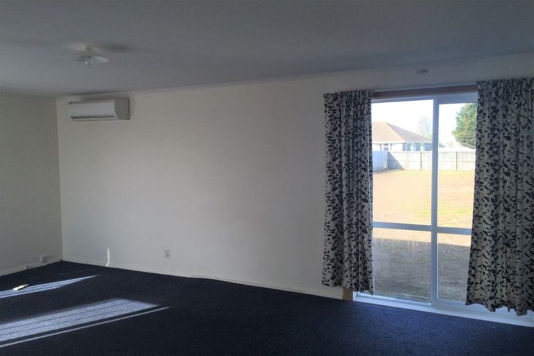 Photo of property in 3 Twynham Place, Aranui, Christchurch, 8061