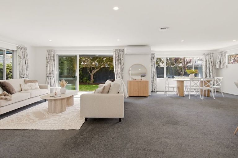 Photo of property in 10 Linkwater Way, Parklands, Christchurch, 8083