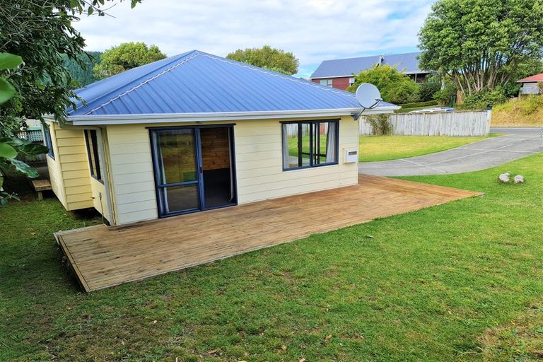 Photo of property in 142 Arawhata Road, Paraparaumu, 5032