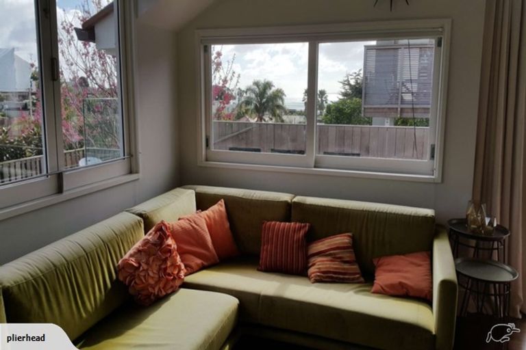 Photo of property in 24 Hauraki Road, Hauraki, Auckland, 0622