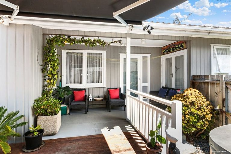 Photo of property in 64 Glenbervie Crescent, Massey, Auckland, 0614