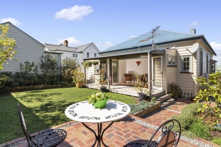 Photo of property in 5 St Aubyn Street, Devonport, Auckland, 0624