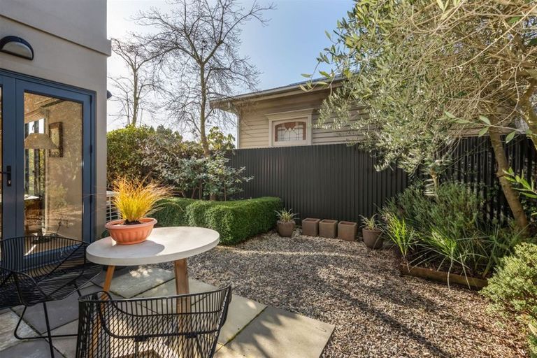 Photo of property in 24 Courtenay Street, St Albans, Christchurch, 8014