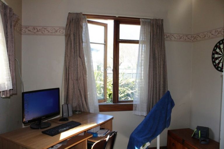 Photo of property in 2 Hillary Street, Winton, 9720