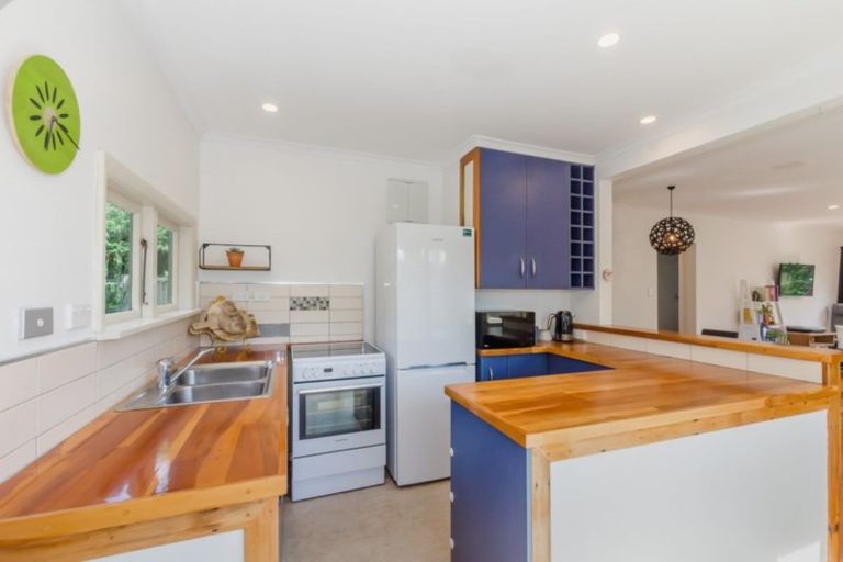 Photo of property in 27 Dale Road, Raumati South, Paraparaumu, 5032