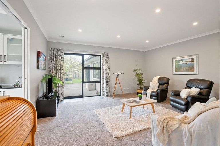 Photo of property in 83 Kotuku Drive, Paraparaumu Beach, Paraparaumu, 5032