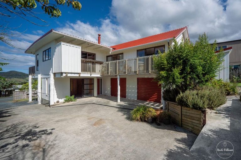 Photo of property in 37 Whaka Street, Maungaturoto, 0520