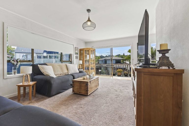 Photo of property in 1/170 Stapleford Crescent, Browns Bay, Auckland, 0630