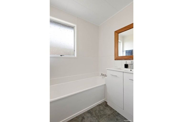 Photo of property in 42a Forest Hill Road, Henderson, Auckland, 0612