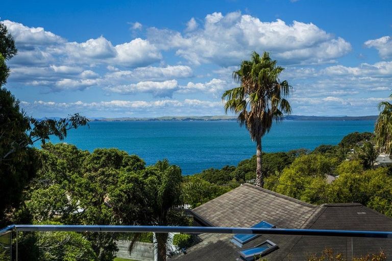 Photo of property in 4/92 Churchill Road, Murrays Bay, Auckland, 0630