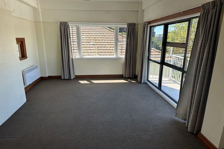 Photo of property in Elms Court Flats, 3/367 The Terrace, Te Aro, Wellington, 6011