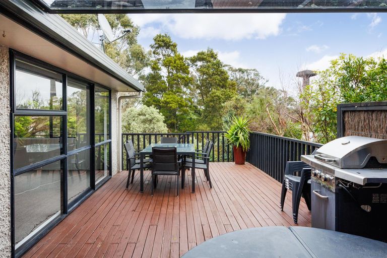 Photo of property in 7 Hillgrove Place, Fitzherbert, Palmerston North, 4410