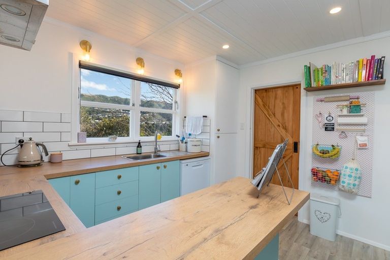 Photo of property in 10 Allen Terrace, Tawa, Wellington, 5028