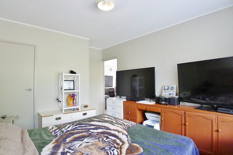 Photo of property in 4173 Great North Road, Glen Eden, Auckland, 0602