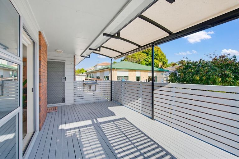 Photo of property in 52 Bodi Place, Te Atatu South, Auckland, 0610